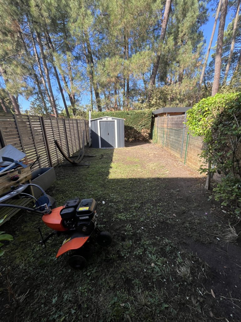 préparation du terrain pour une création de gazon à Mérignac